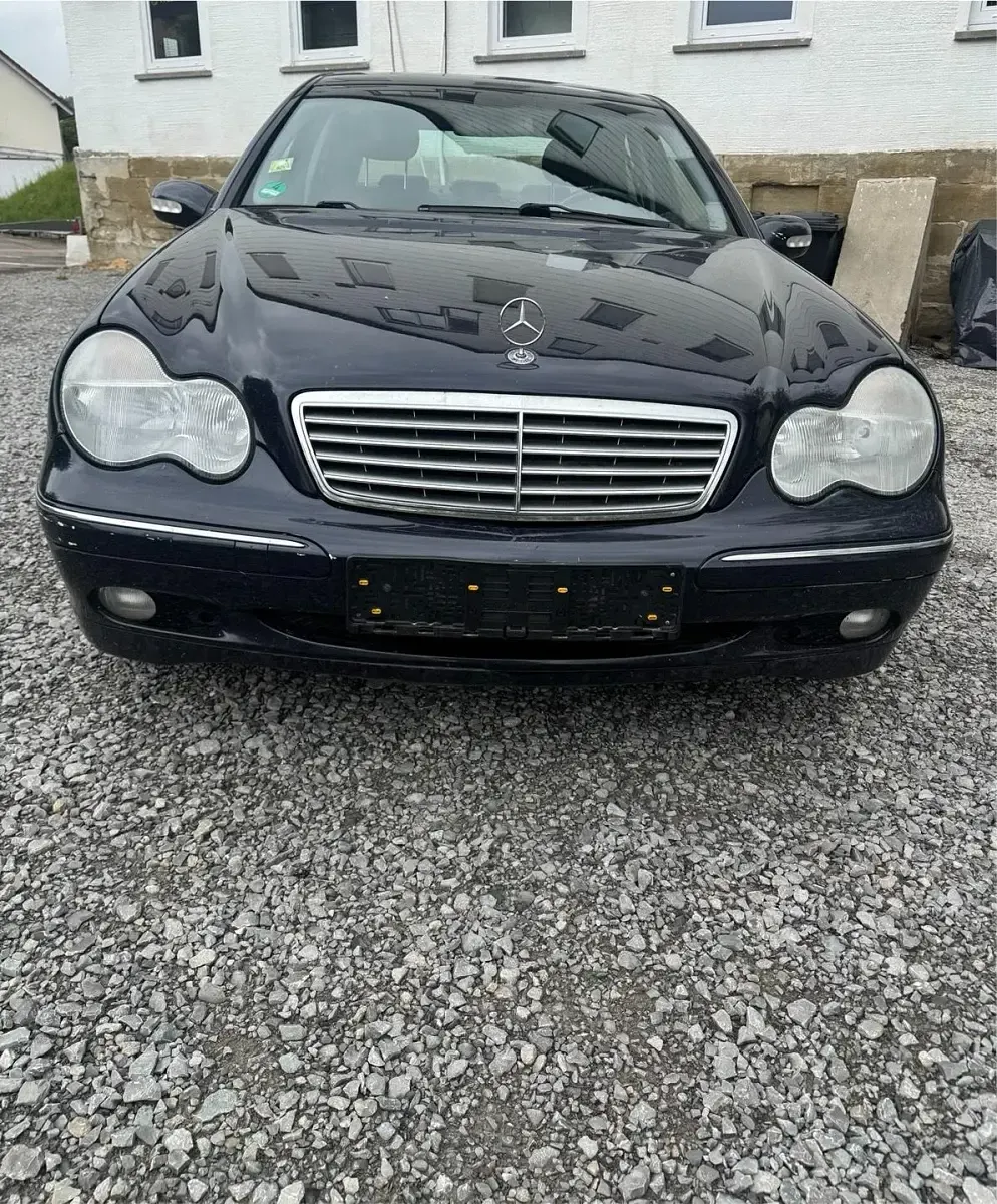 Gebraucht Mercedes C180 129 PS (94 kW) 2002 Blau Limousine