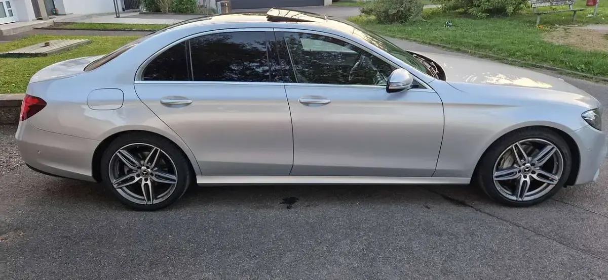 Gebraucht Mercedes E220 AMG 194 PS (142 kW) 2018 Silber Limousine