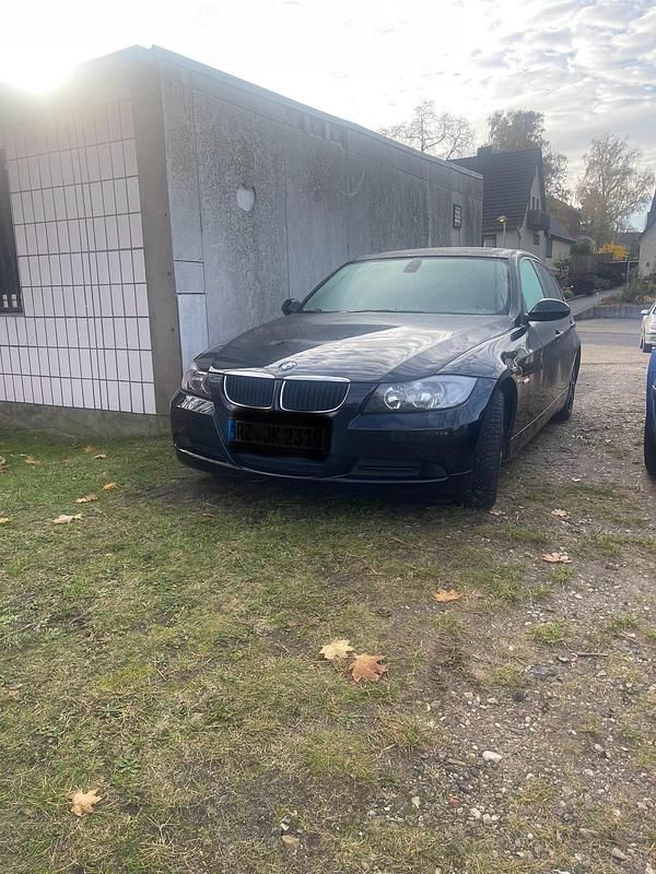 Schwarz Gebraucht 2008 BMW 318 Limousine | 3.990 € (Guter Preis) - Bild 1/4