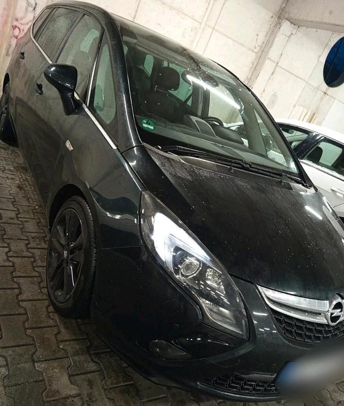 Schwarz Gebraucht 2016 Opel Zafira Van / Kleinbus | 9.500 € (Superpreis) - Bild 1/4