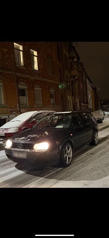 Schwarz Gebraucht 2000 VW Golf IV Kombi | 1.600 € (Fairer Preis) - Bild 1/4