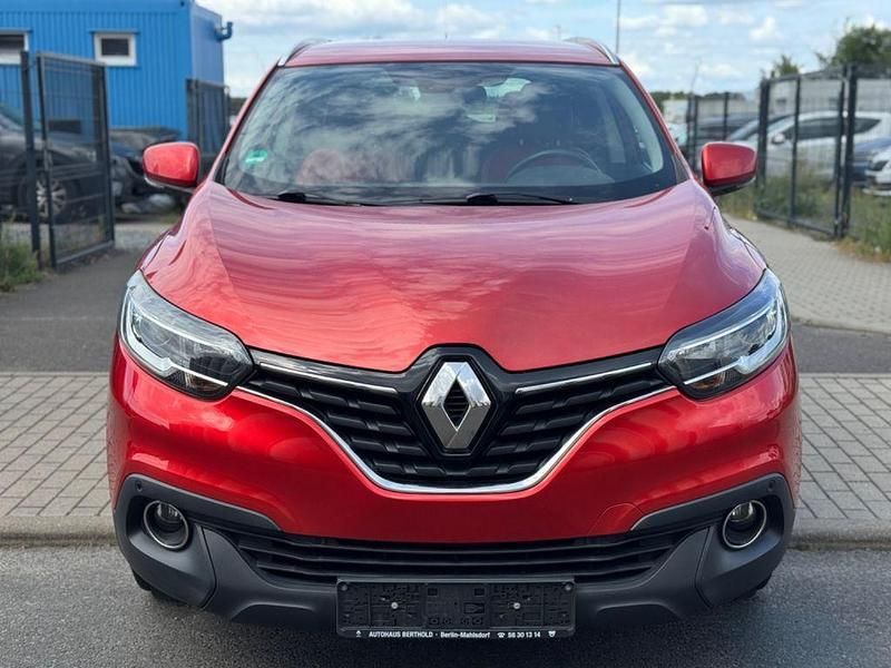 Rot Gebraucht 2015 Renault Kadjar Experience SUV | 8.490 € (Guter Preis) - Bild 1/4