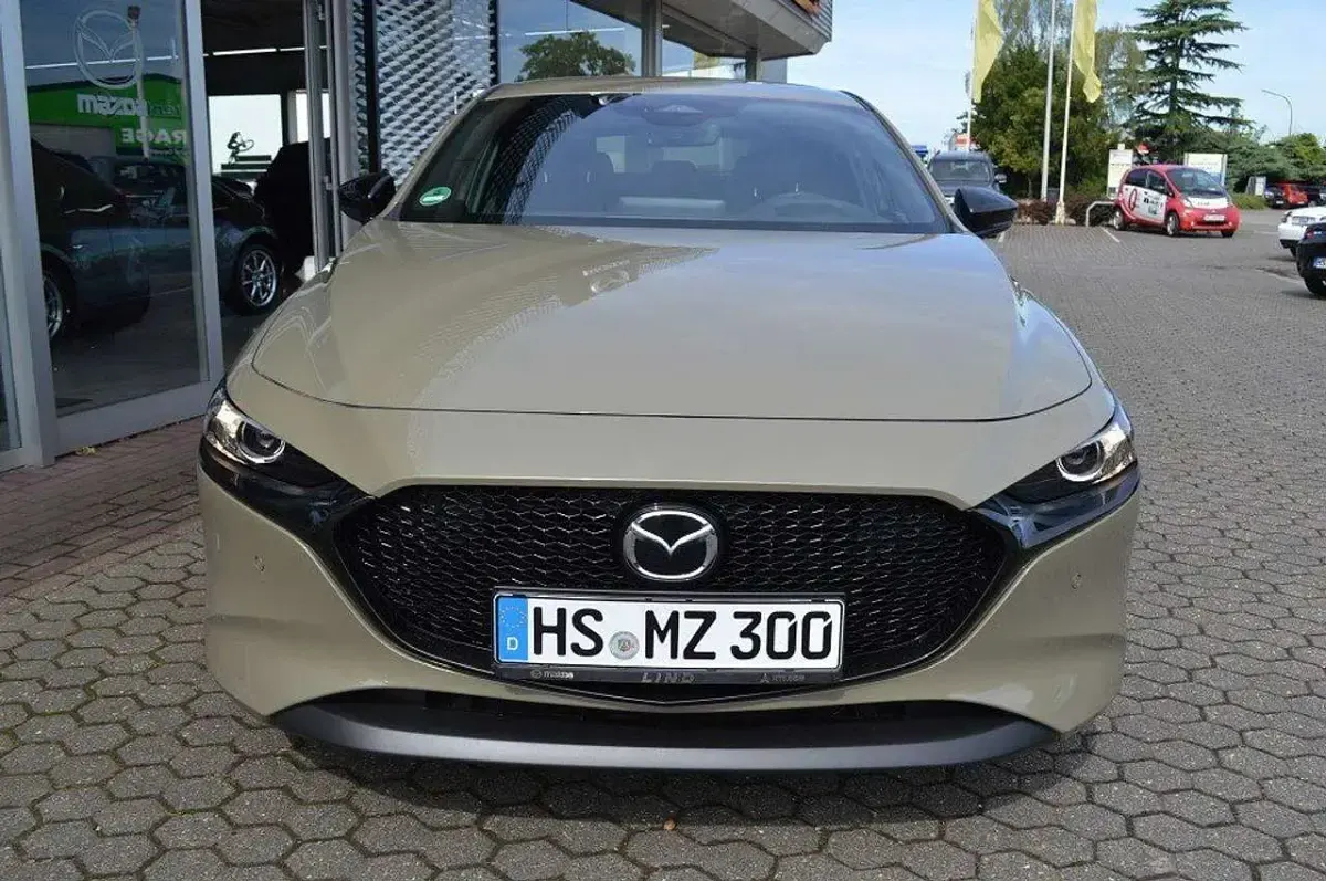 Neu Mazda 3 140 PS (102 kW) 2026 Zircon sand Limousine