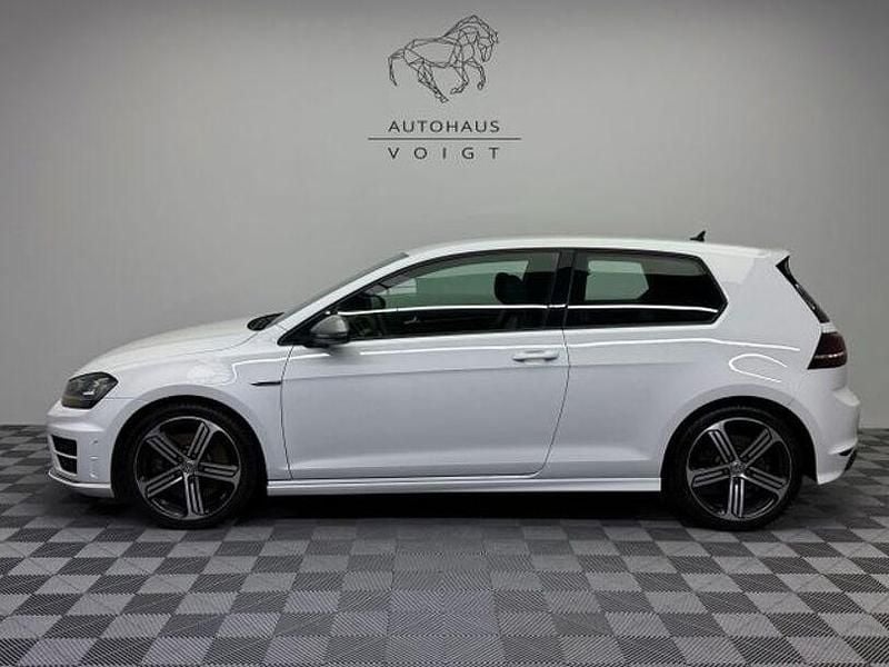 Weiß Gebraucht 2016 VW Golf VII R Limousine | 19.990 € (Guter Preis) - Bild 1/4