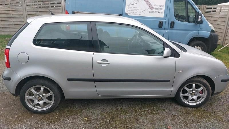 Gebraucht VW Polo 46 PS (33 kW) 2003 Grau Kleinwagen