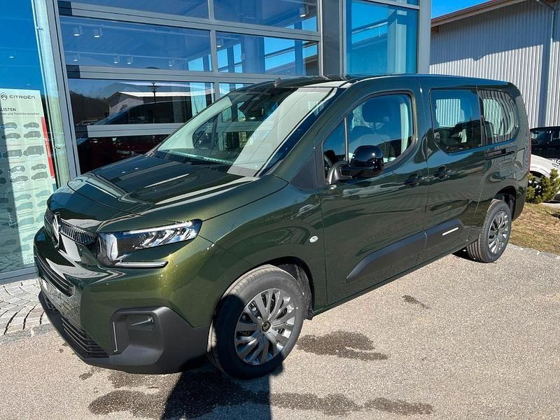 Neu Citroën Berlingo 131 PS (96 kW) 2026 Grün Van / Kleinbus