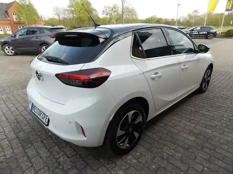 Gebraucht Opel Corsa-e Elegance 100 kW (136 PS) 2021 Jade weiss Kleinwagen