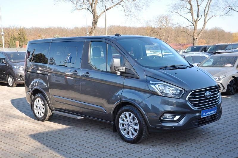 Gebraucht Ford Tourneo Titanium 150 PS (110 kW) 2023 Grau Van / Kleinbus