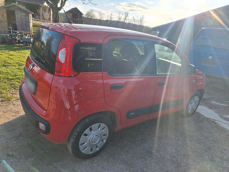 Gebraucht Fiat Panda 69 PS (50 kW) 2018 Rot Kleinwagen
