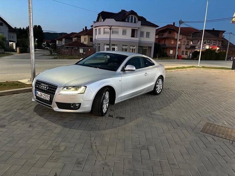 Silber Gebraucht 2008 Audi A5 S-Line Coupé | 7.000 € (Teuer) - Bild 1/4