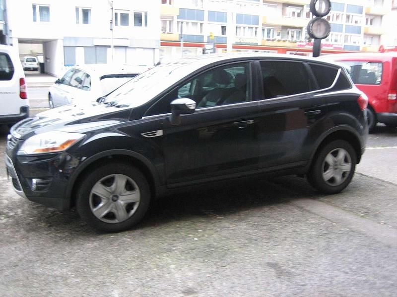 Pantherschwarz metallic Gebraucht 2011 Ford Kuga Trend SUV | 3.990 € (Guter Preis) - Bild 1/4