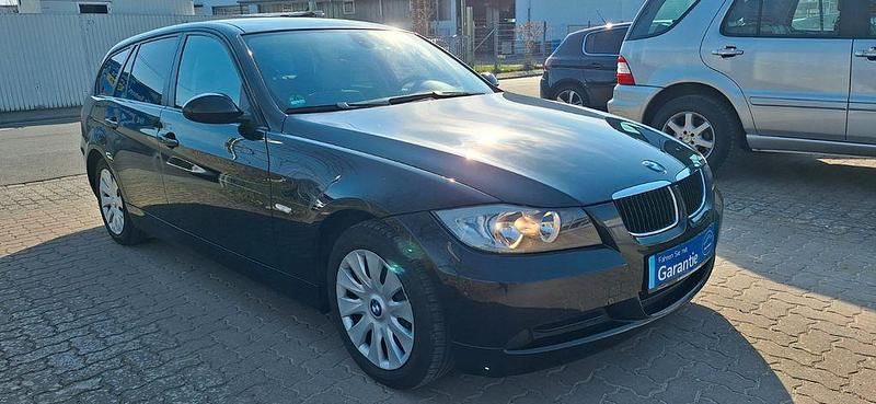 Gebraucht BMW 318 129 PS (94 kW) 2007 Schwarz Kombi