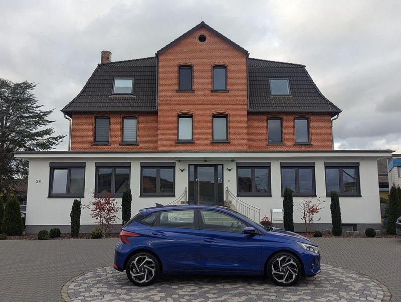 Blau Gebraucht 2021 Hyundai i20 Intro Edition Limousine | 12.950 € (Fairer Preis) - Bild 1/4