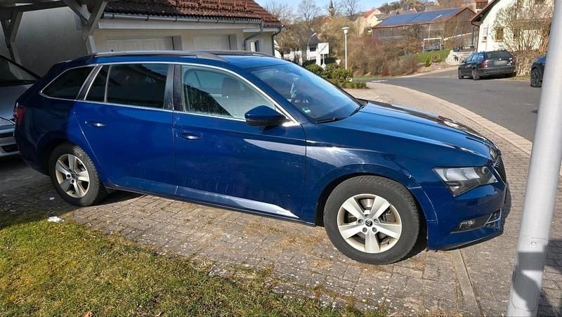 Gebraucht Skoda Superb 150 PS (110 kW) 2016 Blau Kombi