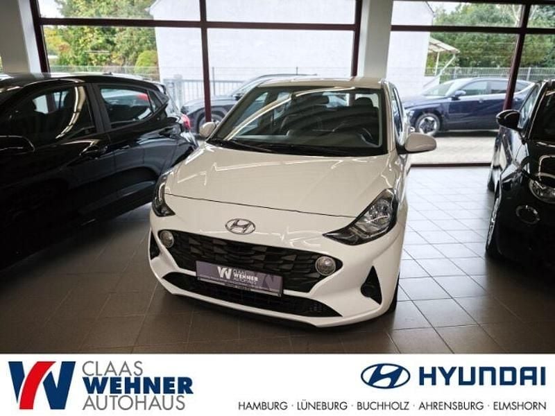 Weiss Gebraucht 2022 Hyundai i10 Trend Kleinwagen | 13.900 € (Guter Preis) - Bild 1/4