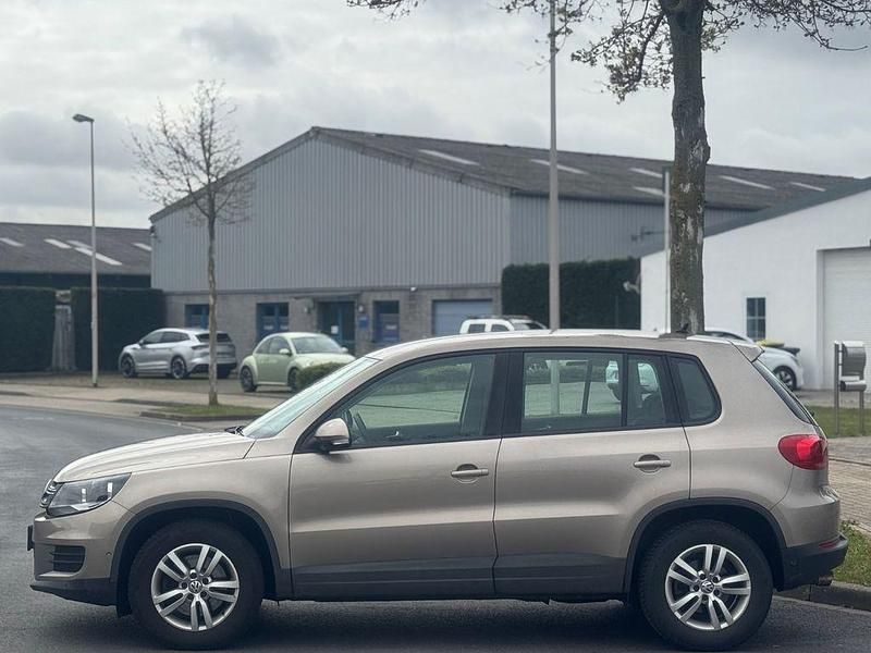 Gebraucht VW Tiguan Trendline 122 PS (89 kW) 2015 Beige SUV