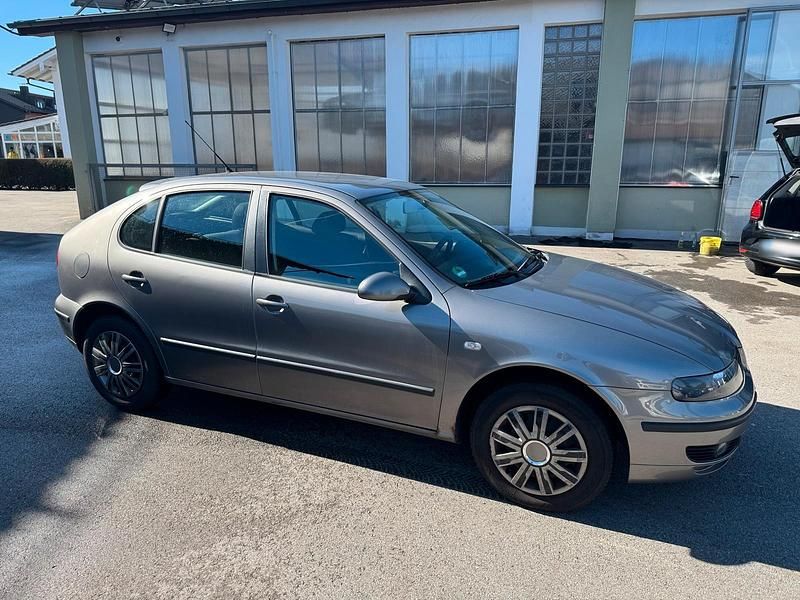 Gebraucht Seat Leon 105 PS (77 kW) 2006 Silber Kleinwagen