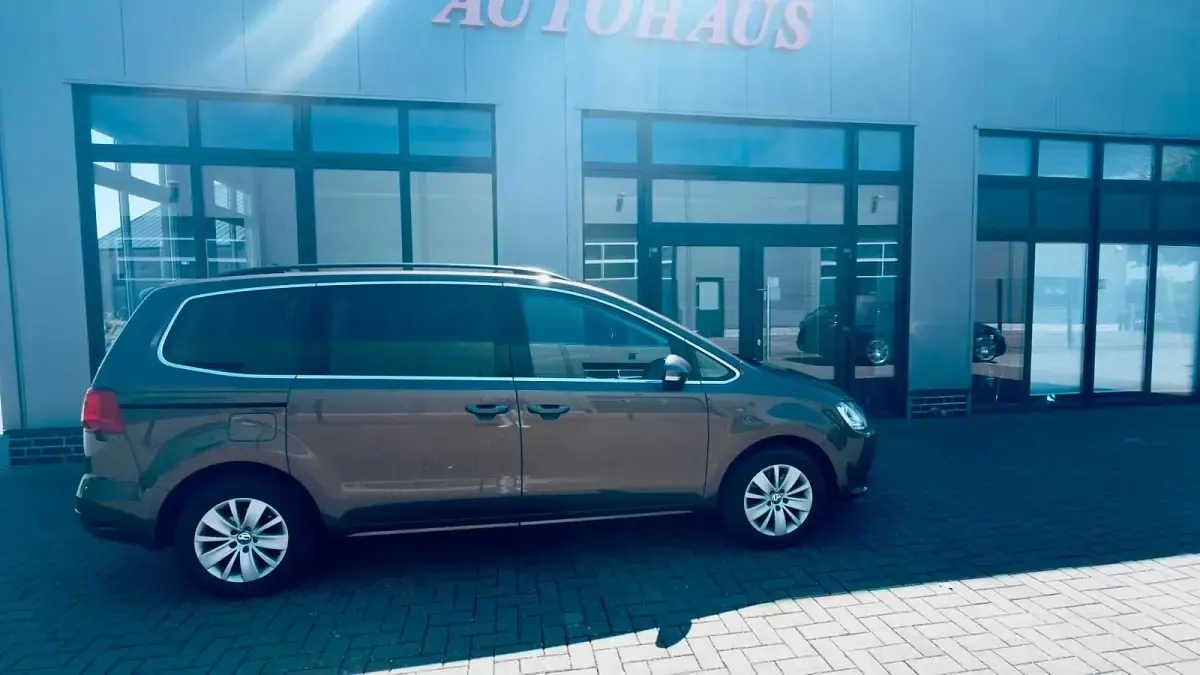 Gebraucht VW Sharan 150 PS (110 kW) 2010 Braun Van / Kleinbus