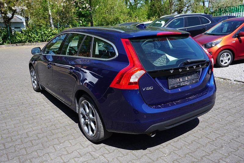 Gebraucht Volvo V60 Ocean Race 114 PS (83 kW) 2013 Blau Kombi