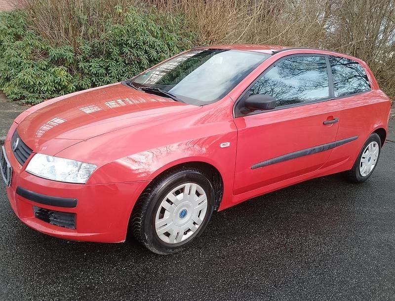 Rot Gebraucht 2003 Fiat Stilo Kleinwagen | 1.250 € (Guter Preis) - Bild 1/4