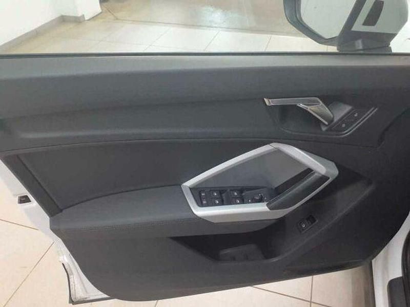 Gebraucht Audi Q3 Ambiente 150 PS (110 kW) 2021 Ibisweiß SUV