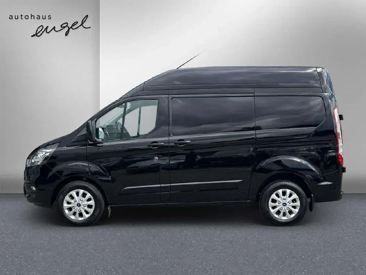 Gebraucht Ford Transit Custom Trend 131 PS (96 kW) 2022 Obsidianschwarz metallic Van / Kleinbus