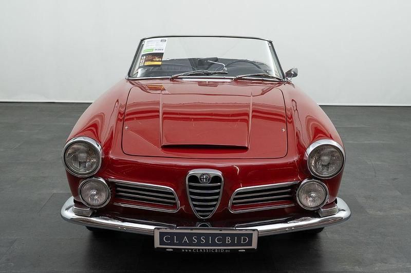 Gebraucht Alfa Romeo 2600 151 PS (111 kW) 1964 Rot Cabrio