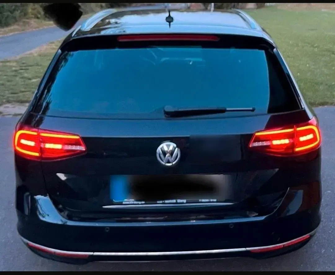 Gebraucht VW Passat Highline 150 PS (110 kW) 2015 Schwarz Kombi