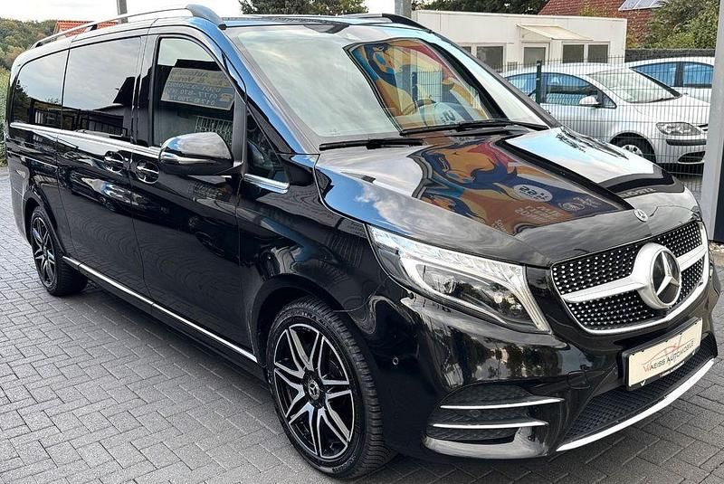 Schwarz Gebraucht 2020 Mercedes V300 Avantgarde Edition Van / Kleinbus | 48.299 € (Teuer) - Bild 1/4