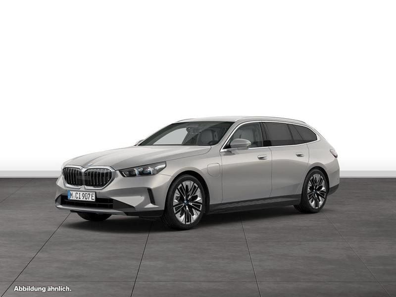 Gebraucht BMW 530e 299 PS (219 kW) 2024 Grau Kombi