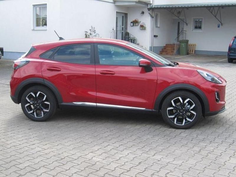 Używany Ford Puma Titanium 125 KM (91 kW) 2021 Czerwony SUV