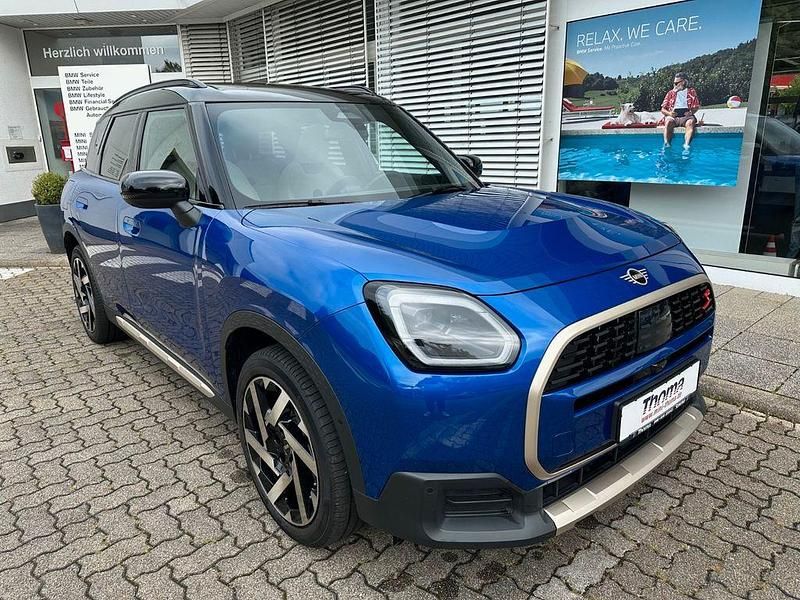 Blau Gebraucht 2024 Mini Cooper S Countryman Favoured SUV | 47.840 € - Bild 1/4