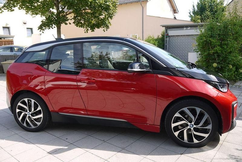 Rot Gebraucht 2019 BMW i3 Comfort Edition Kleinwagen | 19.900 € (Etwas zu teuer) - Bild 1/4