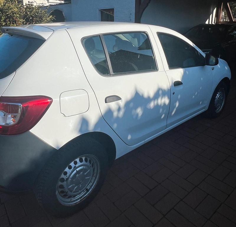 Gebraucht Dacia Sandero 73 PS (53 kW) 2016 Weiß Kleinwagen