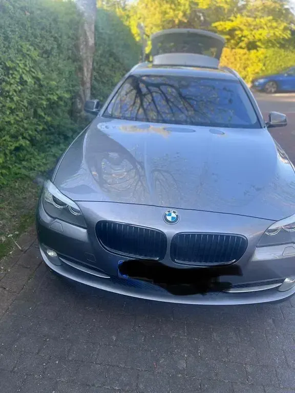 Gebraucht BMW 525 Sport Line 218 PS (160 kW) 2012 Grau Kombi