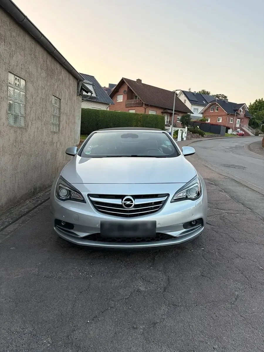 Gebraucht Opel Cascada 140 PS (102 kW) 2016 Silber Cabrio