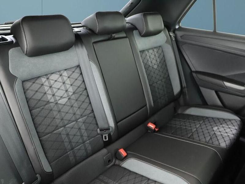 Gebraucht VW T-Roc 150 PS (110 kW) 2024 Silber SUV
