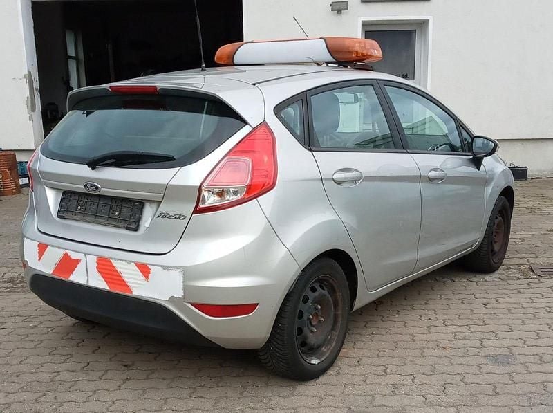 Gebraucht Ford Fiesta Trend 65 PS (47 kW) 2015 Silber Kleinwagen
