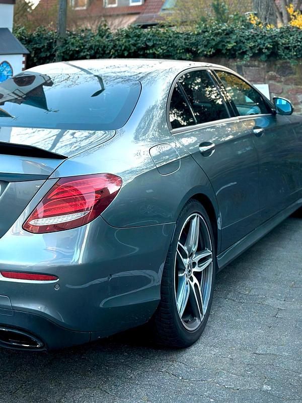 Gebraucht Mercedes E400 333 PS (244 kW) 2017 Grau Limousine