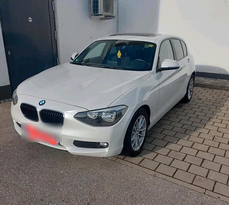 Weiß Gebraucht 2013 BMW 118 Kleinwagen | 12.500 € - Bild 1/4