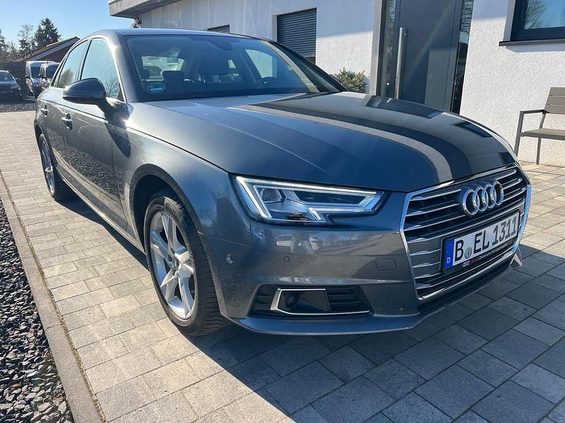 Gebraucht Audi A4 S-Line 150 PS (110 kW) 2018 Grau Limousine