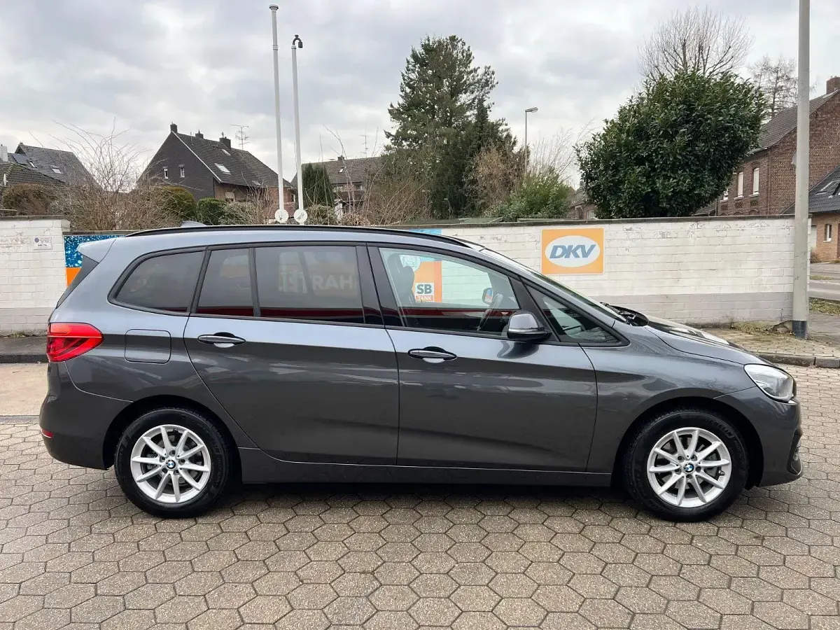 Gebraucht BMW 216 Gran Tourer Advantage 116 PS (85 kW) 2021 Grau Van / Kleinbus