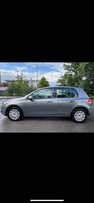 Gebraucht VW Golf VI 105 PS (77 kW) 2010 Grau Kleinwagen