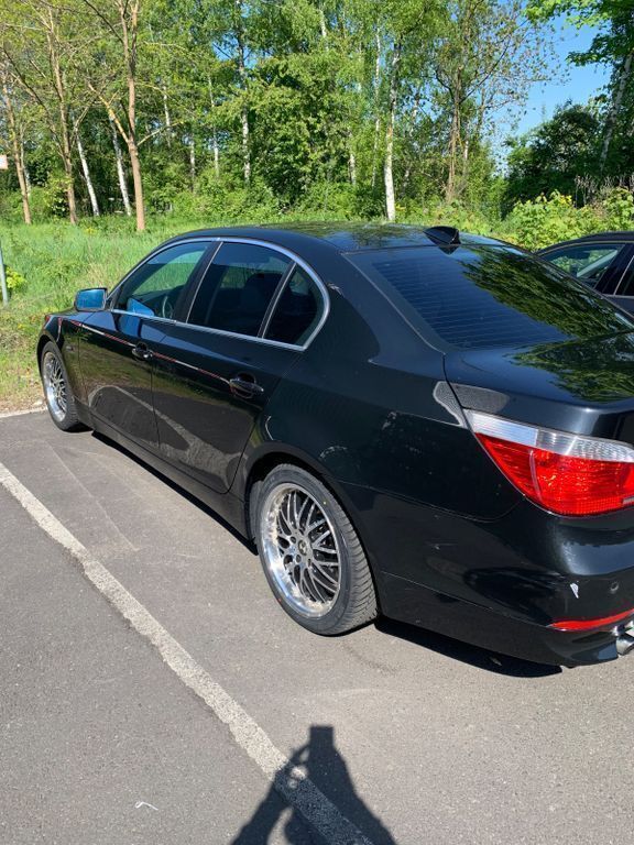 Schwarz Gebraucht 2005 BMW 520 Sport Line Limousine | 5.500 € (Fairer Preis) - Bild 1/4