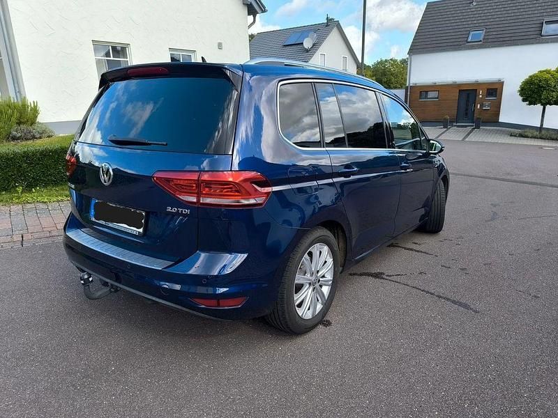 Gebraucht VW Touran Highline 150 PS (110 kW) 2017 Blau Van / Kleinbus