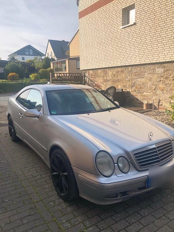 Silber Gebraucht 2000 Mercedes CLK320 Avantgarde Coupé | 2.250 € (Guter Preis) - Bild 1/4