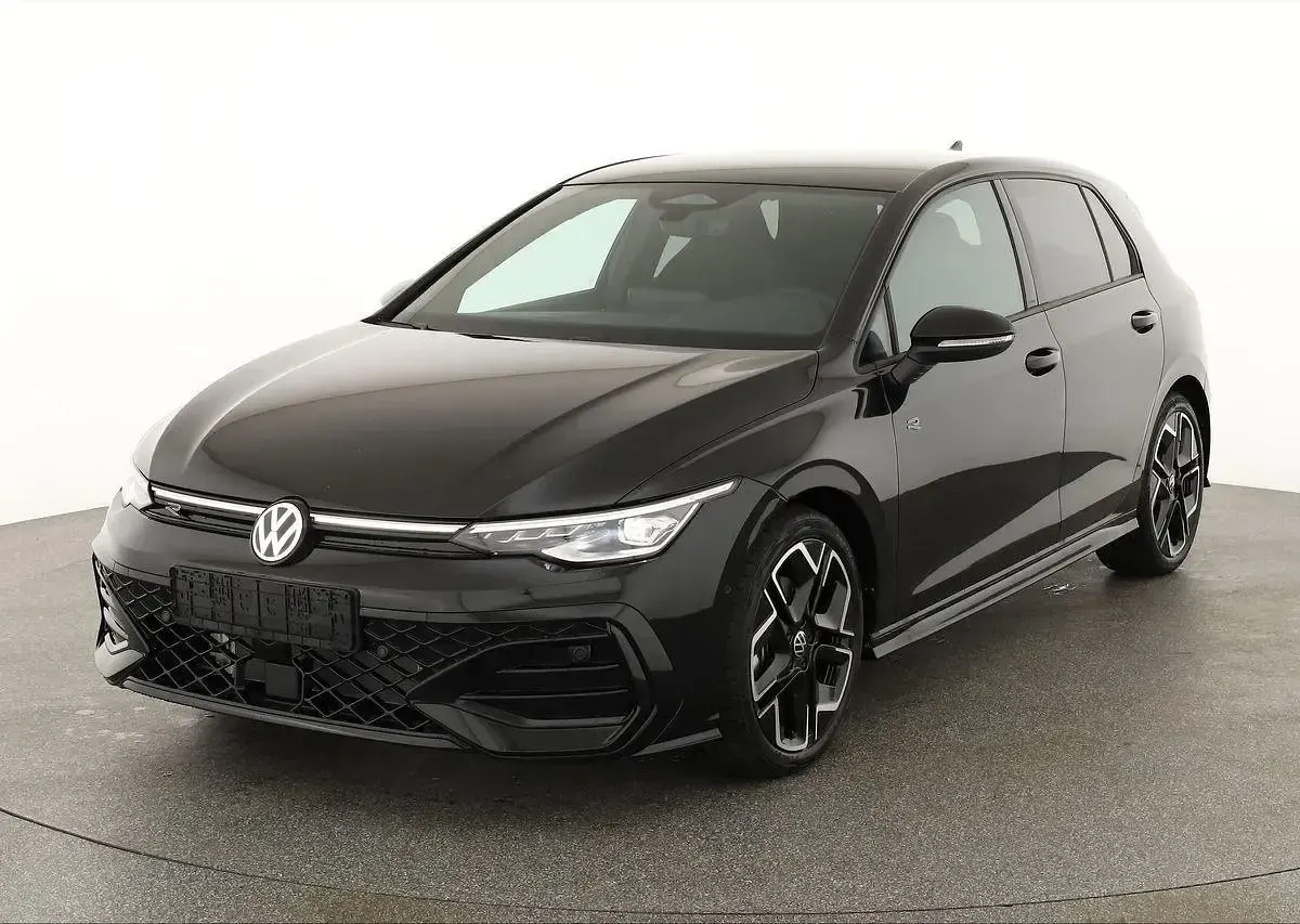 Gebraucht VW Golf VIII R-line 204 PS (150 kW) 2026 Limousine