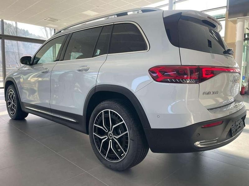 Gebraucht Mercedes EQB300 167 kW (228 PS) 2023 Digitalweiss  metalliclack SUV