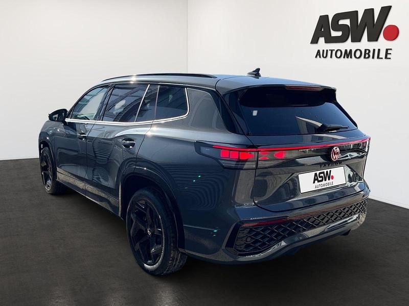 Neu VW Tayron R-line 177 PS (130 kW) 2026 Delfingrau metallic SUV