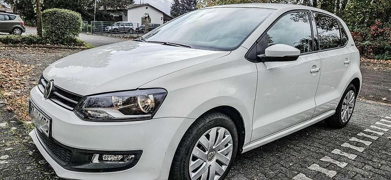 Weiß Gebraucht 2010 VW Polo Comfortline Limousine | 6.100 € (Fairer Preis) - Bild 1/4